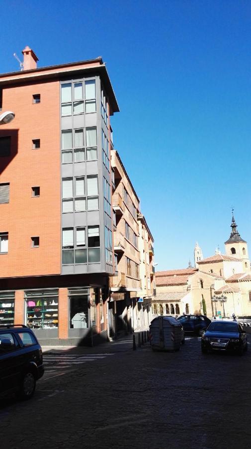 El Balconcito De San Millan Apartment Segovia Luaran gambar